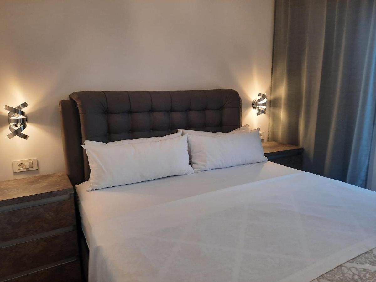 Apartment Anny De Luxe With Sea View Makarska Exteriör bild