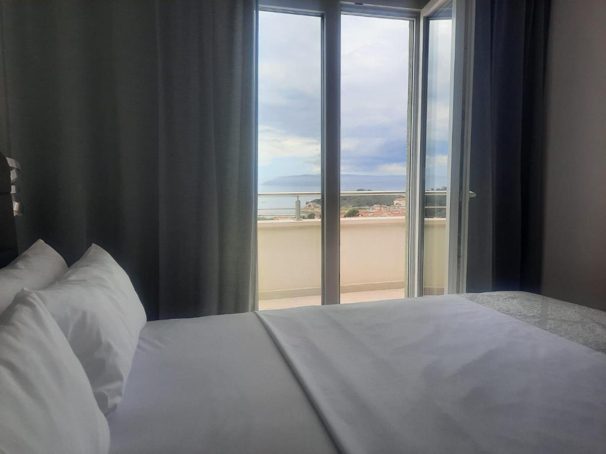 Apartment Anny De Luxe With Sea View Makarska Exteriör bild