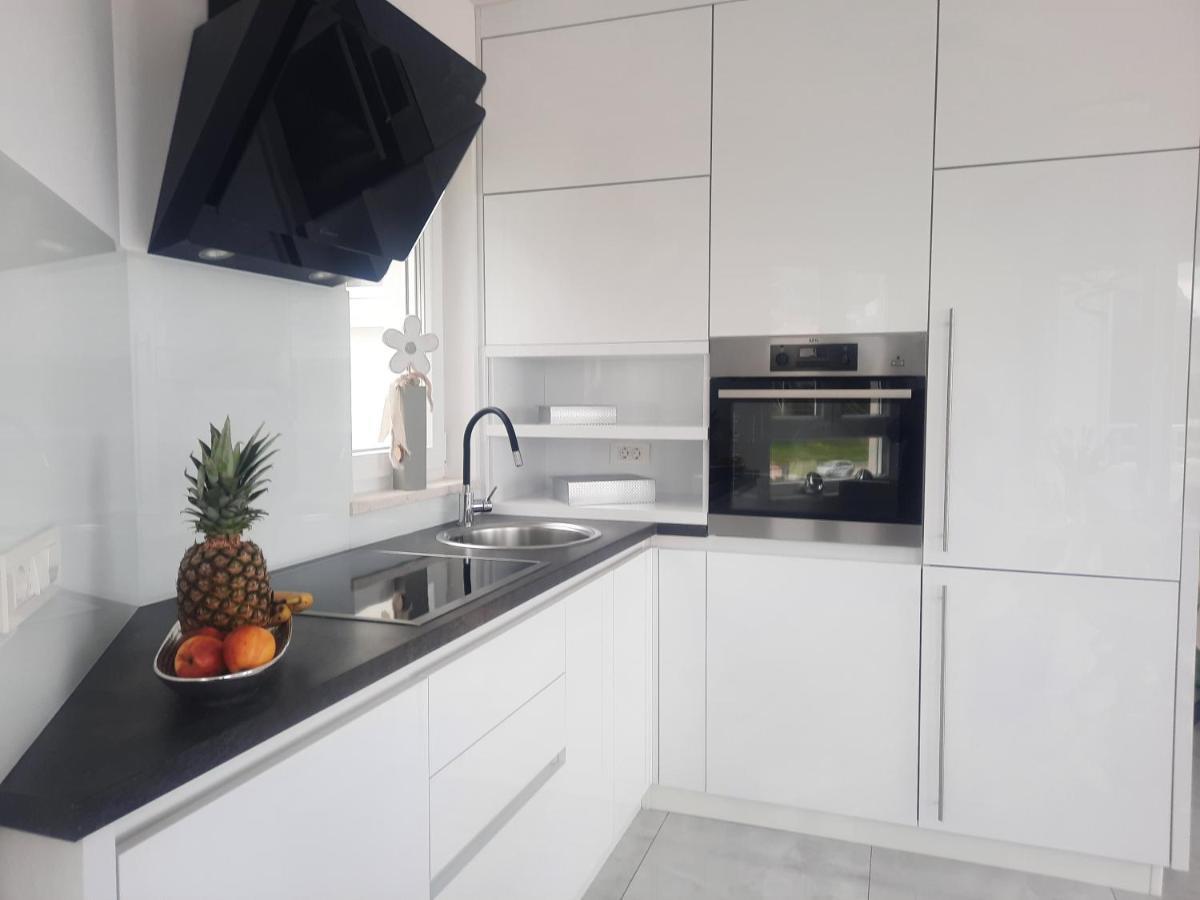 Apartment Anny De Luxe With Sea View Makarska Exteriör bild