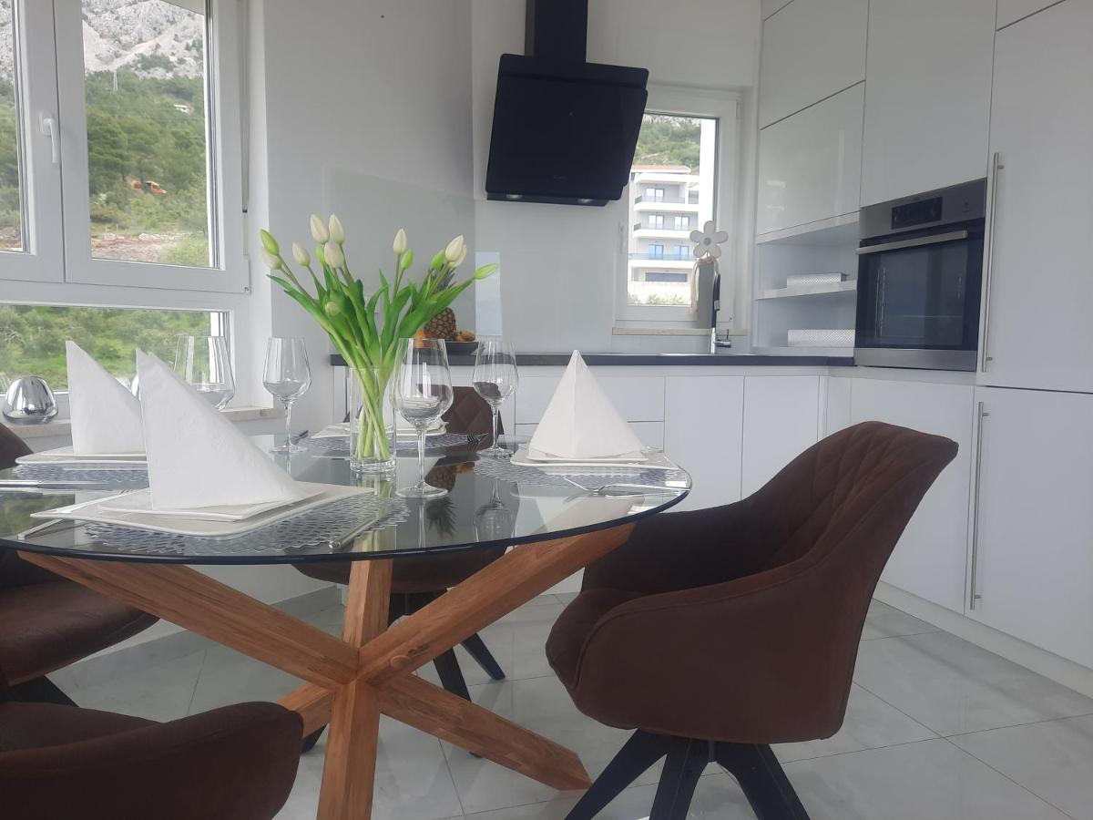 Apartment Anny De Luxe With Sea View Makarska Exteriör bild