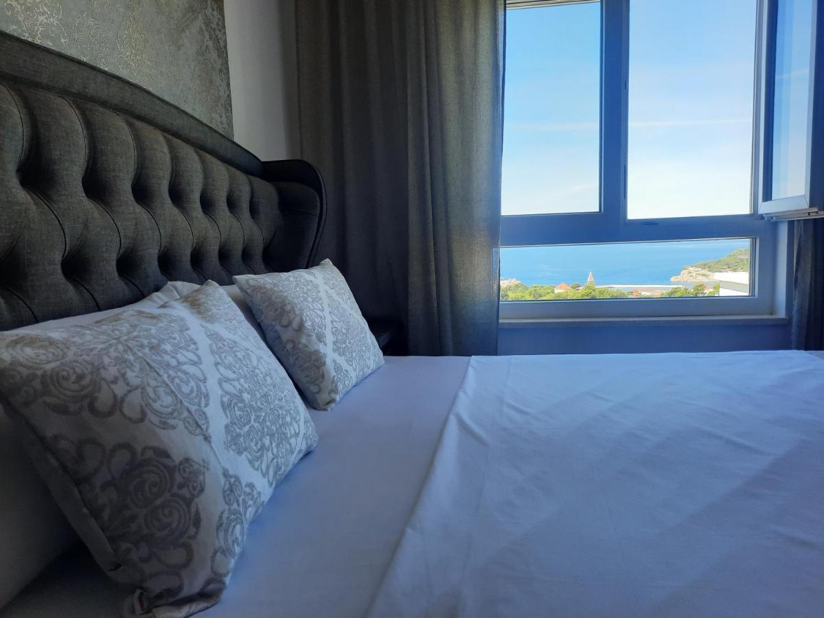 Apartment Anny De Luxe With Sea View Makarska Exteriör bild