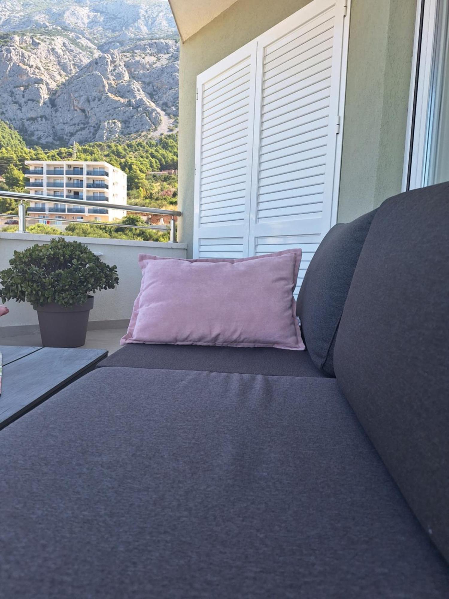 Apartment Anny De Luxe With Sea View Makarska Exteriör bild